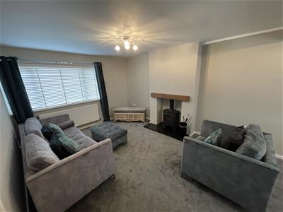 Lounge/Dining Area